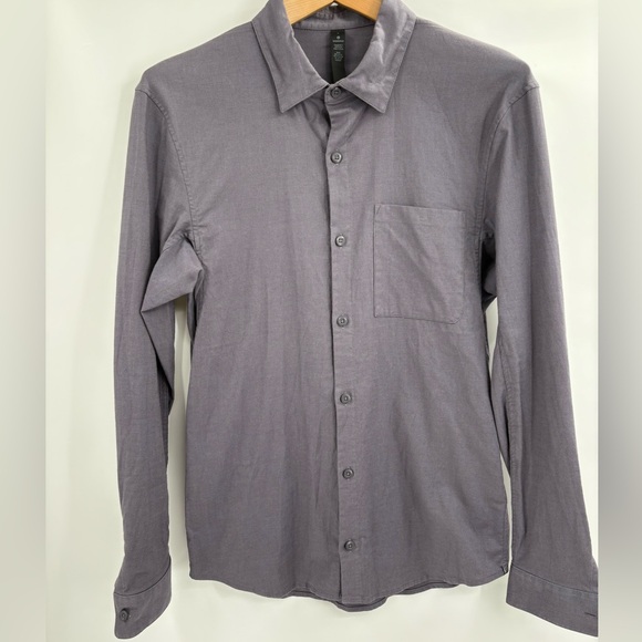 Lululemon Gray Button business everyday office Front One Pocket Shirt size small - Picture 1 of 16